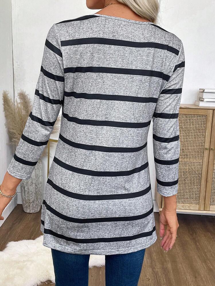 Women's Striped Round Neck 3/4 Sleeve Casual Side Slit Hem T-Shirt