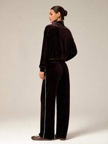 Hanevo Contrast Color Velvet Sporty Casual Tracksuit - Coffee Brown - View 2