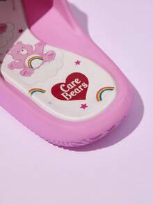 SHEIN X Care Bears 可爱卡通粉色女童彩虹儿童一脚蹬拖鞋幼儿和儿童防滑速干淋浴滑梯，轻便耐用的 EVA 材质，适合室内、浴室、游乐场、游泳池、海滩室内室外 - 粉色 - 查看 9