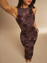 Silquee Sexig brun blommig festklänning med kraftig broderi och knytband för kvinnor, enkel och elegant ärmlös klänning med fyrkantig halsringning och rygglös, lämplig för fester, sammankomster, dejter, utekvällar, bröllopsklänningar för kvinnor, bröllopsklänningar, bröllopsklänningar, födelsedagsklänningar för kvinnor, kläder för dejtkvällar, brun klänning utan rygg för kvinnor, brun klänning utan rygg, brun klänning, brun broderad klänning, populära sökord brun bröllopsklänning chokladbrun maxiklänning chokladbrun