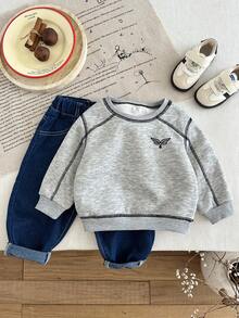 SHEIN Sudadera de cuello redondo con forro térmico para bebés niños, cómoda y versátil para todo uso, adecuada para interior, exterior, uso diario, deportes, juego, fiesta, sesión de fotos en otoño/invierno, ropa de bebé niño, ropa de bebé niño de manga larga, conjunto de otoño para bebé niño, sudadera de bebé niño