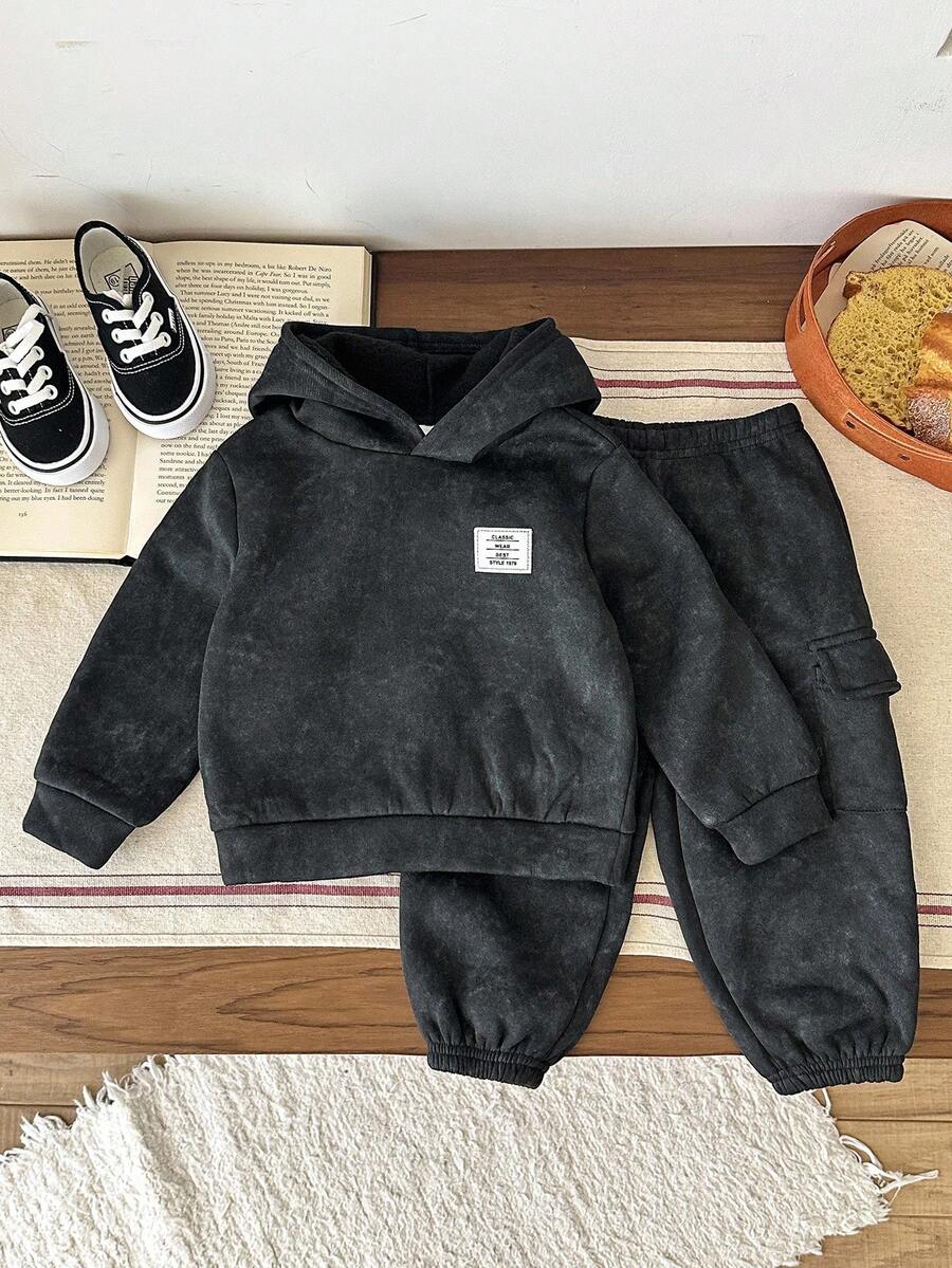 SHEIN 2pcs/Set Toddler Boys/Girls Black Hoodie Sweatshirt And Sweatpants Outfit, Comfortable Casual Basic Hoodies And Pants Set, Suitable For Indoor, Outdoor, Daily Wear, Sports, Play, Party, Photography, Holidays In Autumn/Winter Baby Boy Sweatsuit Baby Set Autumn Winter Season Baby Tracksuit Baby Boys Outfit Late Fall Baby Boy Hoodie Set - Black - View 1