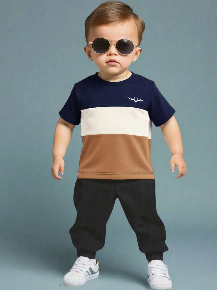SHEIN Baby Boy Single-Piece Unisex Newborn Neutral Top. A Knitted Short-Sleeved Top With Simple Small Patterns. It Features Multi-Color. Suitable For Summer, It Can Be Worn As Sportswear, During Vacations, Outings, At School Or At Home. It's A Versatile Basic Piece For The Summer Season And Is Baby Summer. Unisex Summer. - Multicolor - View 1