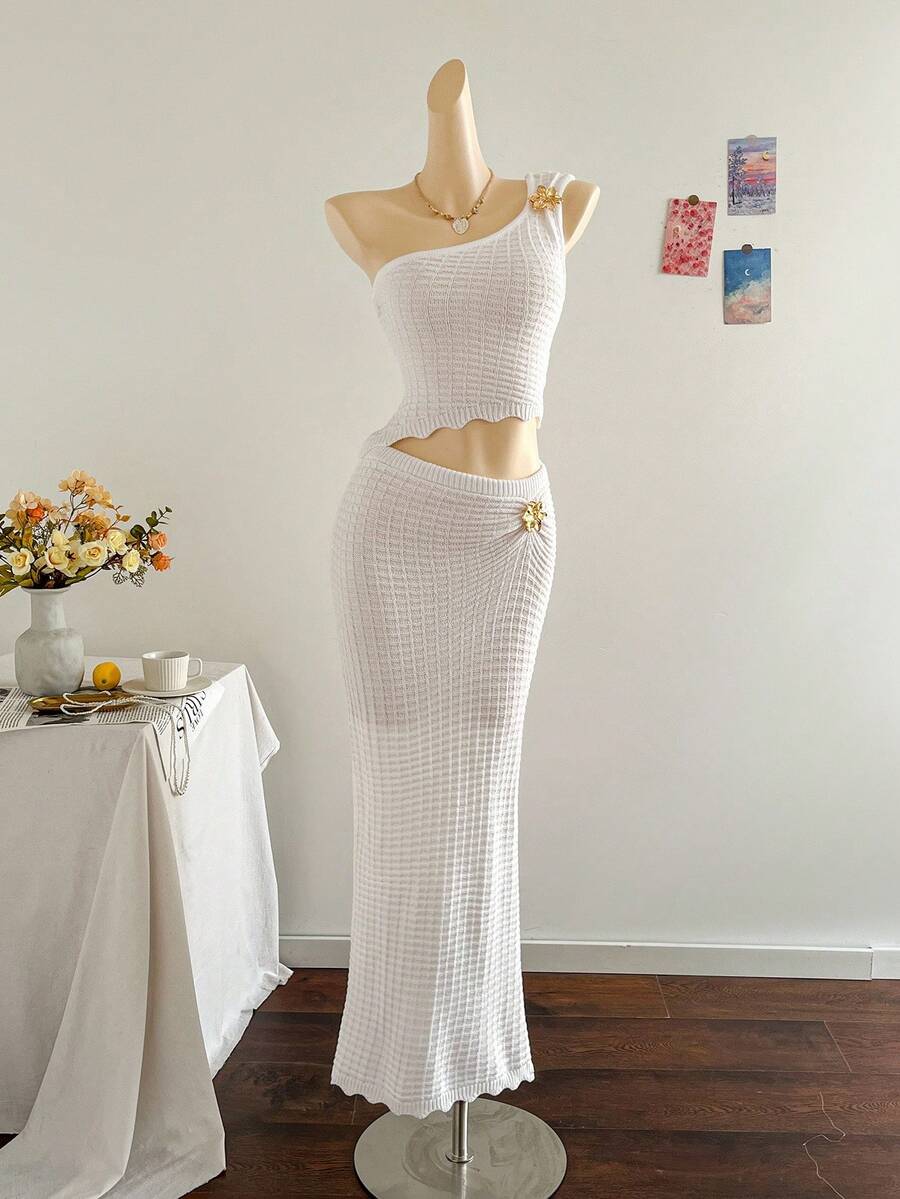 Soleia Women's Minimalist Metal Flower Knitted 2 Pieces Set, Vacation In Fall/Winter - White - View 1