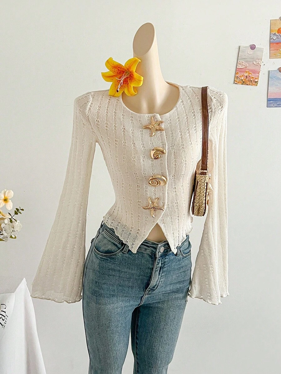 Soleia 全新休闲度假西部海滩婚礼宾客服装、毕业早午餐、圣帕特里克节、春假、复活节、音乐节、优雅波西米亚热带金属装饰黑白条纹纹理喇叭袖女式 T 恤 - 杏色 - 查看 1