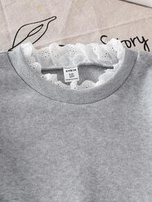 Genkimix Kids 青少年女孩休闲韩版风格拼布白色蕾丝刺绣领褶喇叭袖口卫衣 - 灰色 - 查看 2