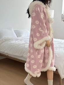 DAZY 可爱小熊刺绣和花卉印花撞色法兰绒连帽睡袍，女士秋冬保暖睡衣 - 粉色 - 查看 5