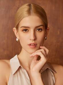 MOTF PREMIUM WOMEN STUD EARRINGS - Gold - View 2