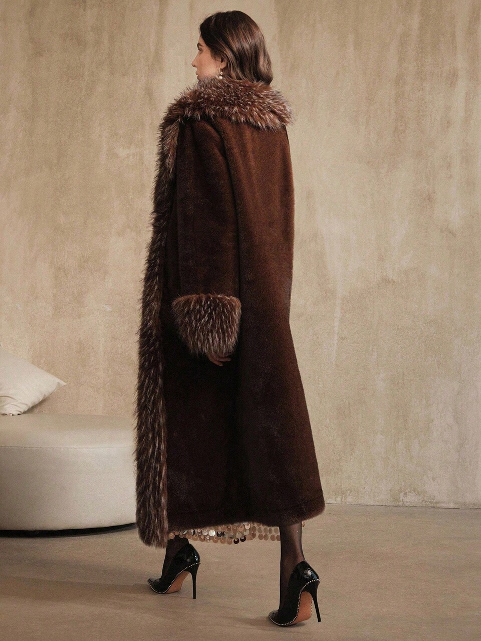 Women's Fashionable Dual-Color Fluffy Long Faux Fur Coat, Autumn/Winter