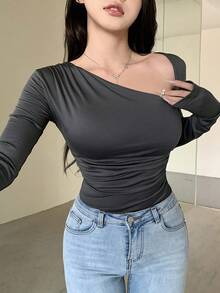 DAZY 女式不对称领口长袖褶皱柔软浪漫修身不对称领口休闲时尚 T 恤，简约 T 恤 - 灰色 - 查看 3