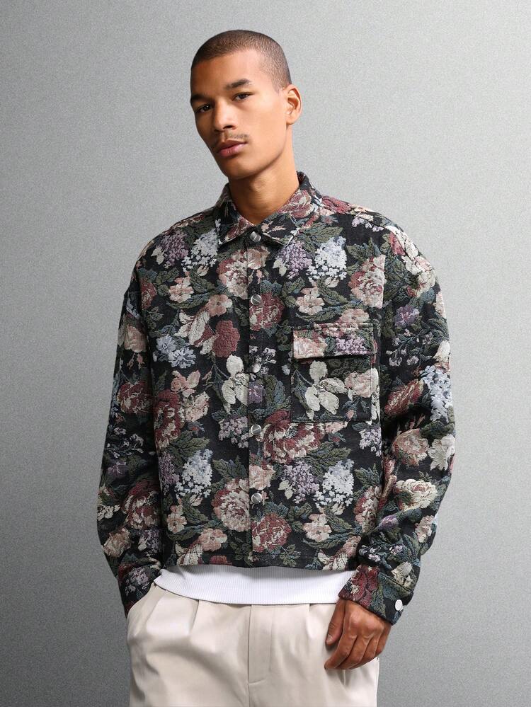 Camisa de botões com estampa floral de tapeçaria e rosas vintage