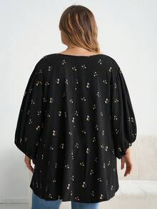 SHEIN CURVE+ 大码女式碎花抽绳领灯笼袖宽松休闲 T 恤 - 黑與白 - 查看 2