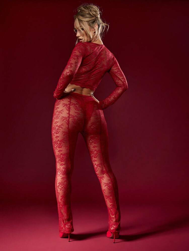MISSGUIDED 플레어 팬츠가 있는 레이스 버스티에 크롭 탑
