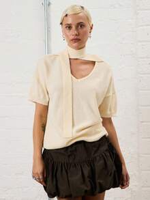 COUREZ V领短袖针织上衣配围巾/Y2K秋季女装 秋季服装 可爱上衣 外出上衣 冬季服装 时尚上衣 - 米色 - 查看 4