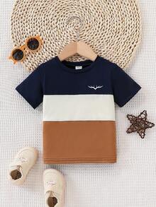 SHEIN Baby Boy Single-Piece Unisex Newborn Neutral Top. A Knitted Short-Sleeved Top With Simple Small Patterns. It Features Multi-Color. Suitable For Summer, It Can Be Worn As Sportswear, During Vacations, Outings, At School Or At Home. It's A Versatile Basic Piece For The Summer Season And Is Baby Summer. Unisex Summer. - Multicolor - View 6
