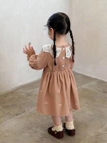 SHEIN Kleid mit Spitzenkragen, Schmetterlingsstickerei und Cord-Langarm für Baby Mädchen, Herbst/Winter - Khaki - Übersicht 2