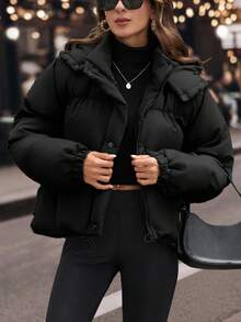EURMUSE Áo khoác nữ dáng ngắn chần bông có mũ trùm đầu, vai trễ, viền rút dây - màu đen - Xem 8