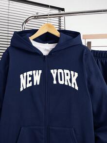 SHEIN 2pcs/Set Teen Boys Casual Loose Fit Solid Color Hoodie With Pocket & Printed Design + Solid Color Knit Sweatpants, Comfortable Outfit For Outings, Suitable For Autumn/Winter,Winter Set,Winter Clothing,Fall Outfits,Fall Clothing,All Clothes For Kids - Navy Blue - View 4