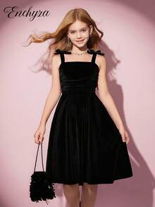 女孩万圣节哥特式黑色天鹅绒细肩带连衣裙，带蝴蝶结肩带，A 字腰褶裙，优雅精致的迷你派对连衣裙 - 黑色 - 查看 4