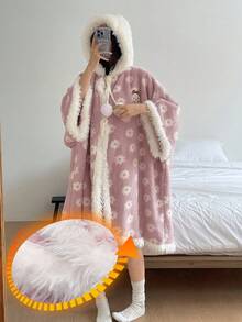 DAZY 可爱小熊刺绣和花卉印花撞色法兰绒连帽睡袍，女士秋冬保暖睡衣 - 粉色 - 查看 1