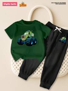 SHEIN 卡通汽车印花圆领短袖 T 恤和短裤套装，年轻男孩休闲装