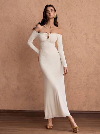 Roylia Vestido largo elegante y sexy con hombros descubiertos, ajustado y de malla elástica con decoración metálica para mujer en otoño