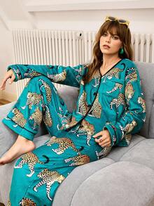 Chillnights 女士豹纹法兰绒睡衣套装，秋冬装 - 彩色 - 查看 1