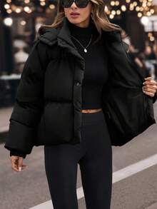 EURMUSE Áo khoác nữ dáng ngắn chần bông có mũ trùm đầu, vai trễ, viền rút dây - màu đen - Xem 5