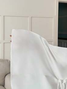 Modelyn 加大码女式醋酸纤维哑光缎面系腰法式简约百搭长袖衬衫 - 白色 - 查看 6