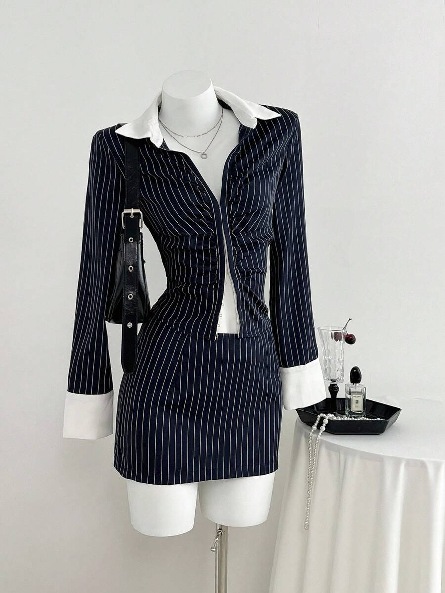 Elamini Bộ 2 áo sơ mi tay dài hở ngực kẻ sọc xanh navy và chân váy ngắn ôm sát, trang phục đi làm hàng ngày, trở lại trường, phong cách đại học - Màu xanh hải quân - Xem 1