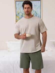 DAZY بيجاما رجالية مكونة من تي شيرت متعدد الألوان بيج وشورت أخضر عسكري للصيف رمضان - أخضر عسكري - مشاهدة 3