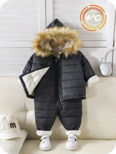 SHEIN 2件套男婴休闲可爱多功能黑色保暖连帽外套和背带裤滑雪服套装，适合室内、室外、日常、运动、玩耍、派对、节日、锐舞派对、秋冬季滑雪等场合。