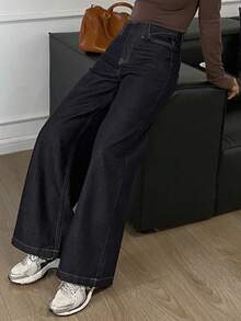 DAZY 女式标准腰部宽松喇叭腿牛仔裤，休闲都市风格 - 深色水洗藍 - 查看 6