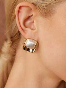 MOTF PREMIUM WOMEN STUD EARRINGS - Gold - View 4