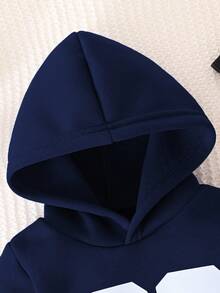 SHEIN 两件套男婴数字印花长袖连帽夹克和慢跑裤休闲装，适合秋季、春季和冬季。这套衣服适合户外/上学和室内穿着。 - 藏蓝色 - 查看 6