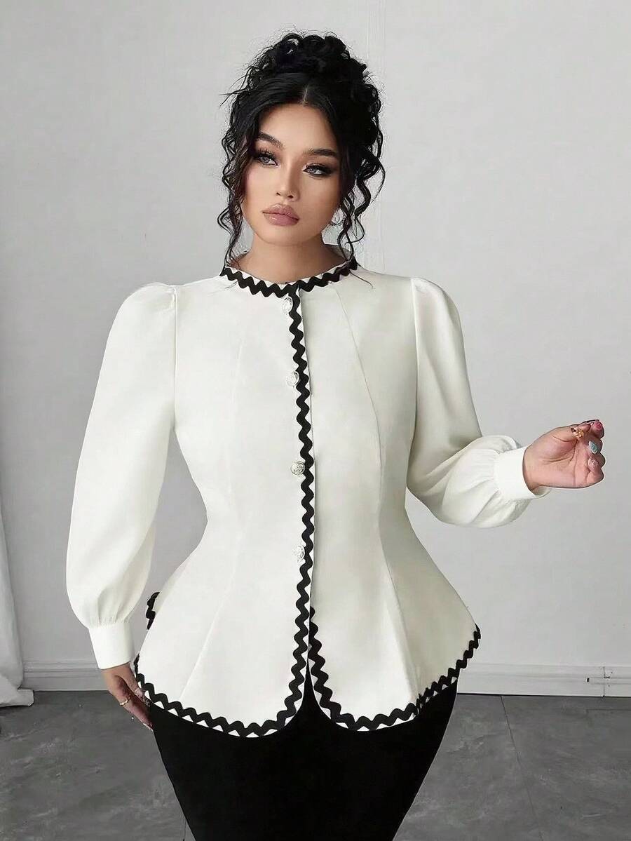 Elenzga 加大码“永不过时，古怪优雅系列（Woe Is Me Vibes）”（星期三美学）衬衫 - 米色 - 查看 1