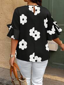SHEIN LUNE Plus Size Casual Floral Print Ruffle Trim Round Neck Mid-Sleeve Shirt - Black and White - View 2