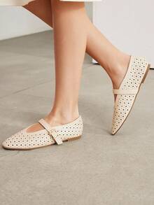 MOTF PREMIUM 女士镂空方头平底乐福鞋，适合新年假期、情人节 - 米色 - 查看 4