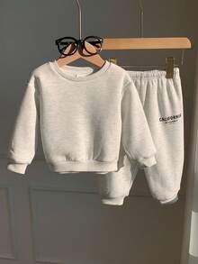 SHEIN 2pcs/Set Baby Boys Thermal Lined Sweatshirt And Jogger Pants Set, Warm Outfit For Fall/Winter. Comfortable, Fashionable Daily Casual Wear With Letter Graphic, Suitable For Indoor, Outdoor, Daily, Sports, Play, Party Holiday, Back To School, Streetwear - Grey - View 2