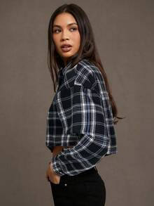 SHEIN Essnce Áo sơ mi kẻ caro cài nút dáng rộng thoải mái dành cho nữ - màu đen - Xem 3