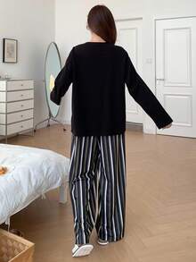 DAZY 狗狗印花宽松 T 恤上衣和条纹睡裤女士睡衣套装，秋季服装 - 黑色 - 查看 2