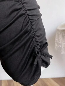 Sweetra Young 黑色优雅贴身迷你连衣裙，配有荷叶边肩带和蝴蝶结装饰，适合日常穿着和派对、情人节 - 黑色 - 查看 4