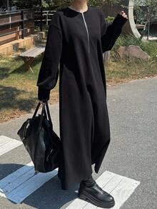 FRIFUL 女式黑色纯色落肩长袖、袖口褶皱、圆领、金属拉链领口、喇叭下摆宽松休闲连衣裙，秋季