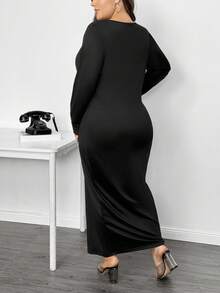SHEIN CURVE+ 大尺碼純色圓領貼身長洋裝 2026 秋冬聖誕款 22W - 黑色 - 查看 2