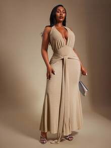 SHEIN SXY Robe moulante maxi dos nu élégante et sexy avec lien pour femmes grandes tailles. Convient pour sirène de bureau sexy, coquette, bal, Saint-Valentin, croisière, navette, affaires, rétro, fête, villégiature, vieille fortune, riche en couches, soirée, rassemblement, minimalisme, anniversaire, événement formel, Gyaru, Ibiza, Nashville, pause, modeste, chic, décontracté, shopping, streetwear, sortie, accentuer votre corps, mettre en valeur la silhouette