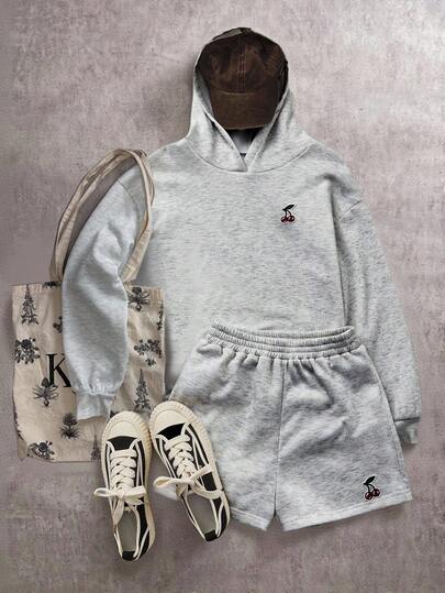 SHEIN PETITE 2件套休闲极简印花宽松短款卫衣和连帽卫衣，樱桃刺绣小号升级版