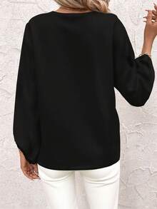 EMERY ROSE 大码女式优雅V领黑色主教袖衬衫，适合日常穿着 - 黑色 - 查看 2