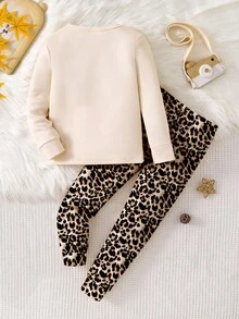 SHEIN 1set Baby Girls' English Print & Leopard Pattern Snug Fit Pajama Set, Long Sleeve Top And Pants, Spring/Autumn Mommy And Me Clothes Set Leopard Print Pajamas Toddler Girl Pajamas Leopard Print Toddler Clothes Snug Fit Tight Fit Pajamas Fall Winter - Apricot - View 2