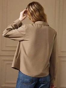 Écloséra 复古休闲纯色卡其色法式长袖双褶边下摆隐形门襟女式衬衫 - 卡其色 - 查看 2