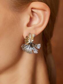 MOTF PREMIUM PENDIENTES DE DISEÑO ÚNICO CON TEXTURA METÁLICA DE DOS TONOS EN FORMA DE HOJA DE ALMENDRA - Dorado - Ver 1
